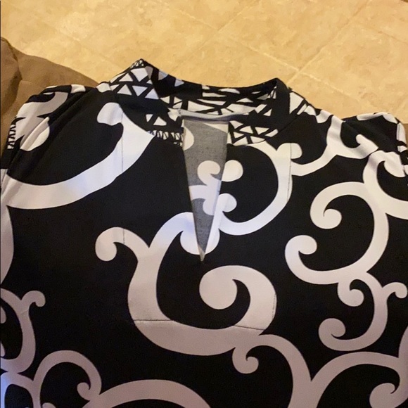 2 ladies tops - Picture 3 of 6